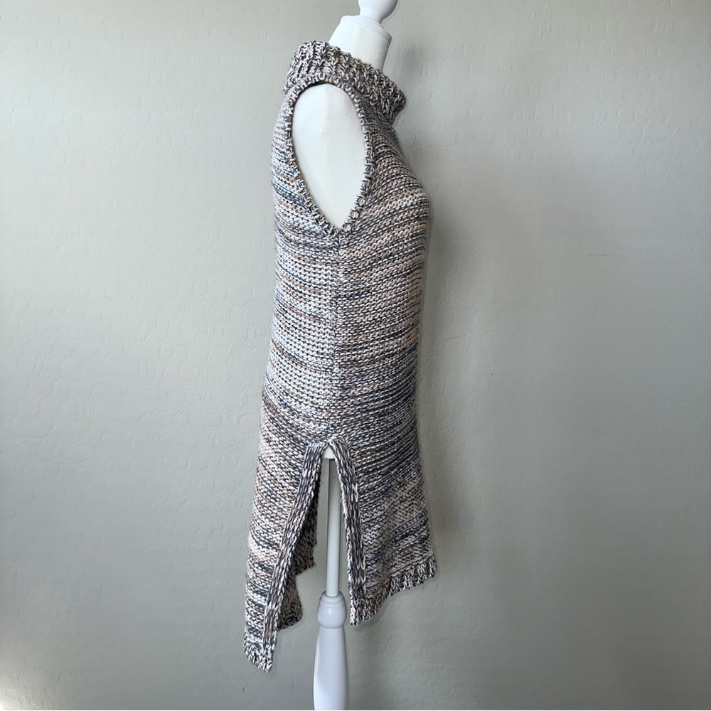 Cliché Sleeveless Cowl-neck Sweater - Picture 4 of 8